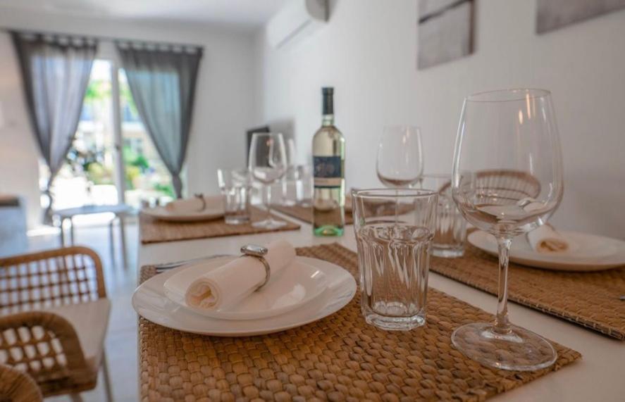 Holiday Cosy Home 파포스 외부 사진